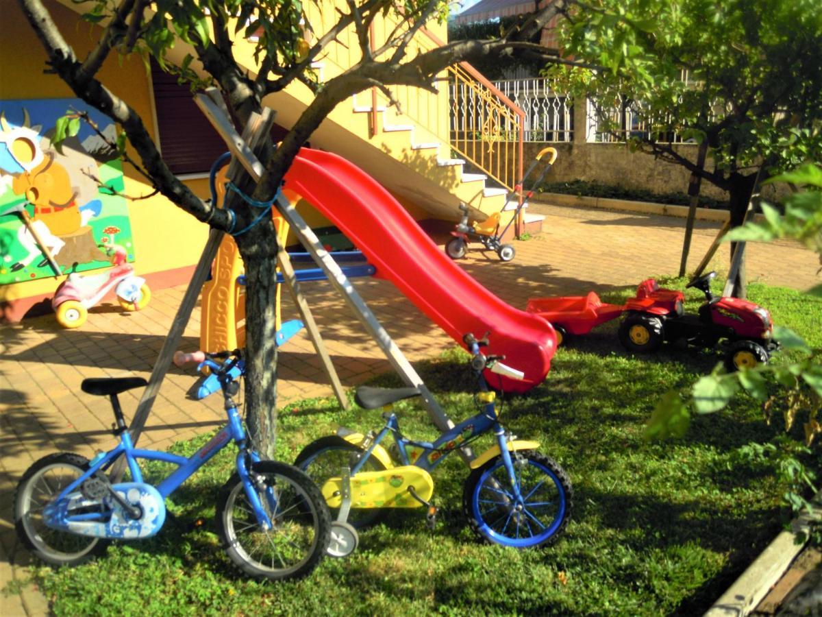 Giorni Felici Tutto Nuovo, Giardino, Parcheggio Apartamento Verbania Exterior foto